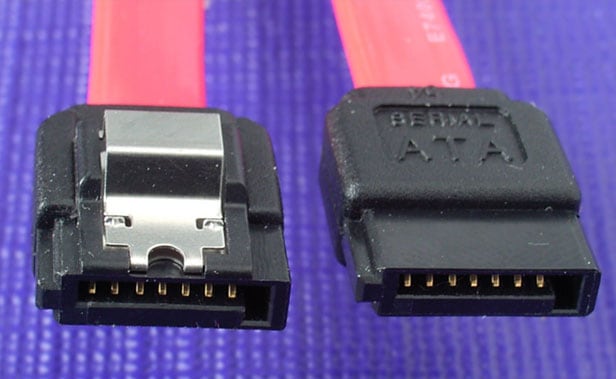 SATA интерфейсінің суреттері Иллюстрация интерфейса SATA